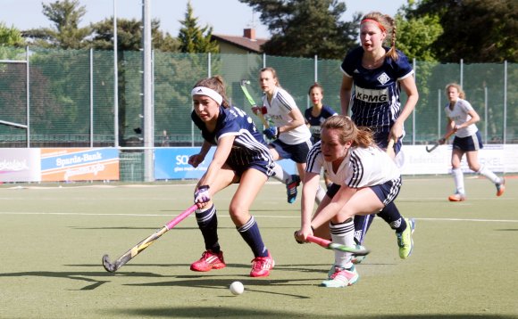 Für die Schott-Stürmerinnen (r. Noemi Becker) gab es trotz einiger Torszenen im jüngsten Heimspiel gegen den HG Nürnberg keine Treffer zu bejubeln. Die Partie endete 0:0.