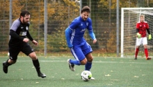 Nach dem Aufstieg der TuS Marienborn und dem Abstieg von Fortuna Mombach ist von den vielen bisherigen Mainzer Landesligaderbys nur noch der Vergleich zwischen der TSG Bretzenheim 46 (Mitte Fynn Pierrets) und dem VfB Bodenheim (l. Carlos Stabel) übriggeblieben. Dank des Aufsteigers FC Basara wird aus dem heimischen Duo wenigstens ein Trio.