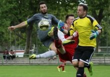 Mükkerem Serdar (l.) gehörte zu jenen Ingelheimer Spielern, die Trainer Jürgen Collet erst spät brachte und die noch das Elfmeterschießen gegen die SVW Mainz erzwangen.