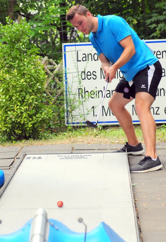 ...Lukas Neumann, den Silbermedaillengewinner im Strokeplay.