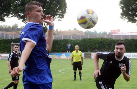 Ruben Grundei ist nach einem Jahr beim SV Gonsenheim zur TSG Bretzenheim zurückgekehrt. Beim Weisenauer Turnier durchlebt der Stürmer allerdings gerade sein Vorbereitungstief und hatte kaum gute Offensivszenen.