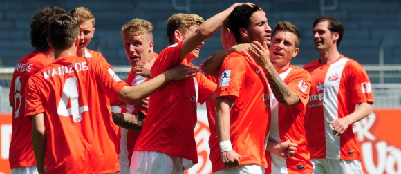 Der intakte Teamgeist war eine große Stärke der 05-Zweiten in der Aufstiegssaison. Das soll auch in der Dritten Liga so bleiben.