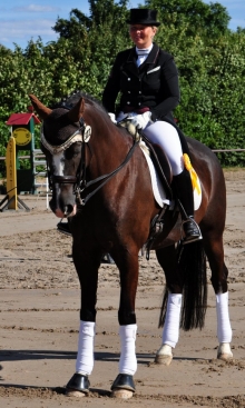 Zwei Starts, zwei Siege: Simone Becker und Hera.