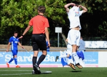 Daniel Bienek versteckte sich im Spiel gegen die SG Rieschweiler, nachdem er gegen Ende einer der besten Gonsenheimer Torchancen vergeben hatte.