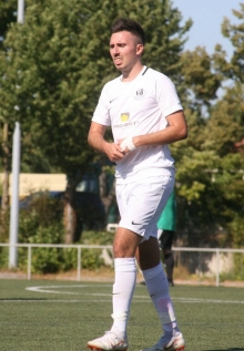 Die Hand, die Norman Loos sich im Heimspiel gegen den TuS Altleiningen leicht verletzte, ist längst wieder okay. Dennoch muss Loos das Spiel in Kandel aber wohl sausen lassen, um eine größere Verletzung am zwickenden Oberschenkelmuskel zu vermeiden.