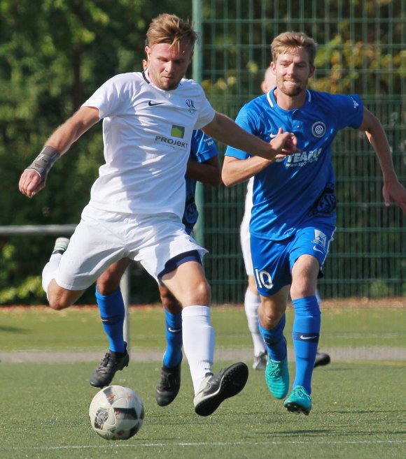 Krystian Borowski hatte in Kandel mit einem Kopfball zum möglichen 2:2 Pech, dass der Ball vom Innenpfosten nicht den Weg ins Tor fand. Später bereitete er den Anschlusstreffer zum 2:3 vor.