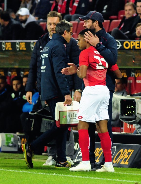 Nach dem Kurzeinsatz in Nünrberg am zweiten Spieltag erhielt Phillipp Mwene am Mittwochabend die erste echte Bewährungschance. Der Neuzugang avancierte zum besten Mainzer Feldspieler.