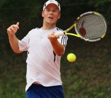 Sein Einzelsieg machte den dramatischen Endspurt gegen TEC Waldau Stuttgart erst möglich: Schott-Spieler Marco Lauderbach setzte sich in einem intensiven Match an Position sechs im Matchtiebreak durch. 