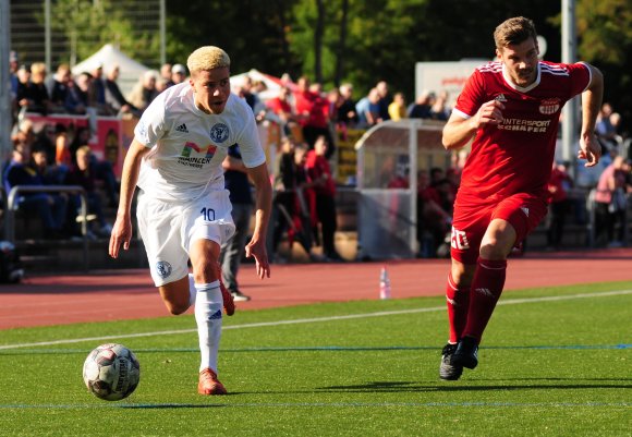 Drei überzeugende Einsätze hatte Nicolas Obas (l.) in dieser Saison als rechter Verteidiger. Auch in Waldalgesheim könnte er in der Anfangself stehen.