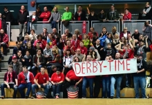 Derby-Time verkündeten die 05-Fans im Januar 2016 beim jüngsten Pflichtspieltermin der Ersten Mannschaft in der Bretzenheimer IGS-Halle. Im Vergleich zum damaligen Zweitligaduell wird die Unterstützung für die Zweite Mannschaft an selber Stelle wohl längst nicht so groß ausfallen, die Bretzenheimer gehen als Favorit in die Begegnung.