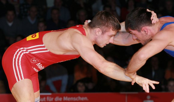 Nach der U23-WM musste Niklas Dorn (l.) erst etwas Abstand gewinnen. Am Samstagabend aber will er für die 88er siegen.