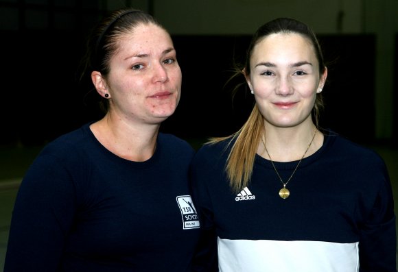Die beiden Neuen bei den TSV-Hockeyfrauen sind Vanessa Cunningham (l.) und Sarah Benkstein. Während Cunningham schon beim Rundenauftakt in München debütierte, steht dies für das erste Heimspiel am Samstag gegen den Hanauer THC nun auch Benkstein in Aussicht.