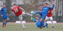 Ist jetzt die Nummer eins der Torjägerliste: Janek Ripplinger (r.) erzielte gegen den FSV Jägersburg seine Treffer Nummer elf und zwölf.