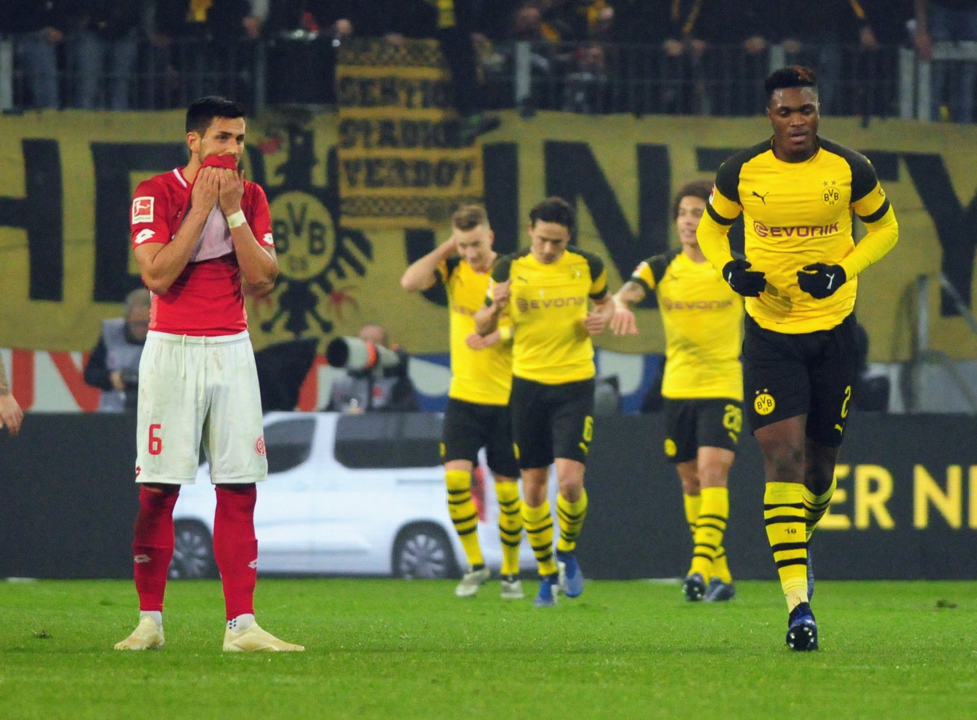 ...und wenig später bejubelten die Dortmunder das 0:1.
