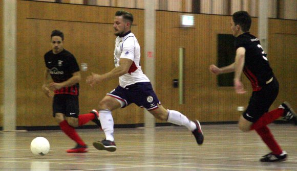 Auf dem Feld ist Jan Itjeshorst Abwehrchef beim Landesligisten FC Basara, in der Halle war er mit seinen Toren auch maßgeblich an der Offensivstärke des Gruppensiegers beteiligt.