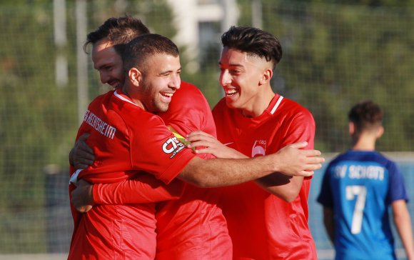 Samir Ouachchen (l.) und Nassim Jaatit (r.) gehören zu jenen Spielern, die der TSG Hechtsheim den Rücken kehren.