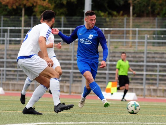 Fast 70-mal spielte Silas Schwarz (r.) für den TSV Schott in Ober- und Regionalliga. Künftig wird er das Trikot des SV Waldhof Mannheim tragen.