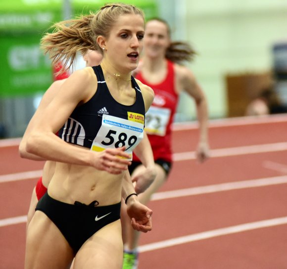 Franziska Heidt qualifizierte sich über 400 Meter fürs B-Finale, verzichtete aber auf den Start. Stattdessen konzentrierte sie sich am zweiten Tag auf die 4x400-Meter-Staffel – mit der sie dann auch den Titel gewann.