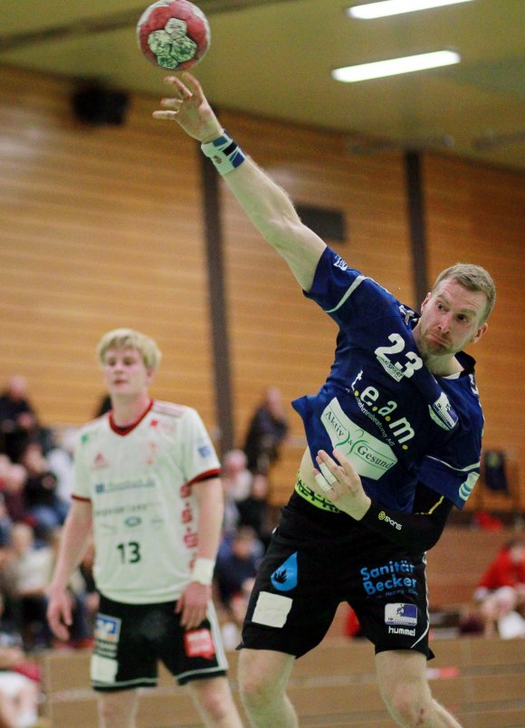 Die beiden Kreisläufer der Sportfreunde standen in Vallendar zeitweise gemeinsam auf dem Platz. Eike Rigterink war dabei mit sechs Feldtoren noch eine Spur erfolgreicher als Positionskollege Kevin Knieps, taf dabei aber auch aus dem Rückraum.