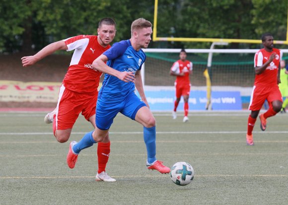 Jost Mairose bescherte dem TSV Schott in Dillingen mit seinem späten Treffer einen 2:1-Sieg.