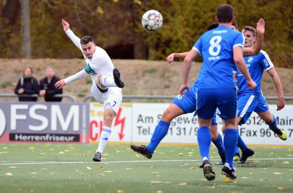 Voll konzentriert ins nächste Spiel: Nach dem Sieg in Dudenhofen wollen Damir Bektasevic und der SV Gonsenheim den nächsten Oberliga-Mitabsteiger in die Knie zwingen.