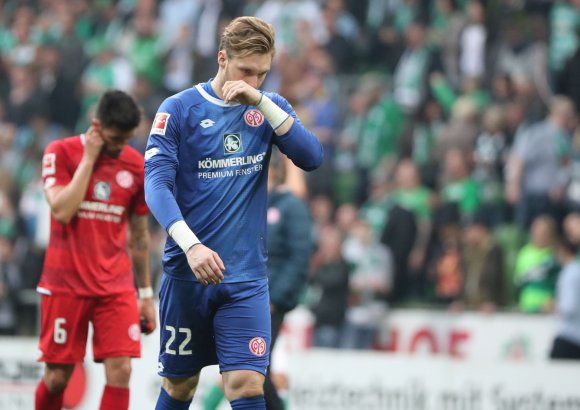 Torwart Florian Müller war bei allen drei Gegentreffern machtlos. Doch auch er weiß, dass die Mainzer sich nach der Niederlage in Bremen an die eigene Nase fassen müssen. Notfalls auch ans Ohr.n