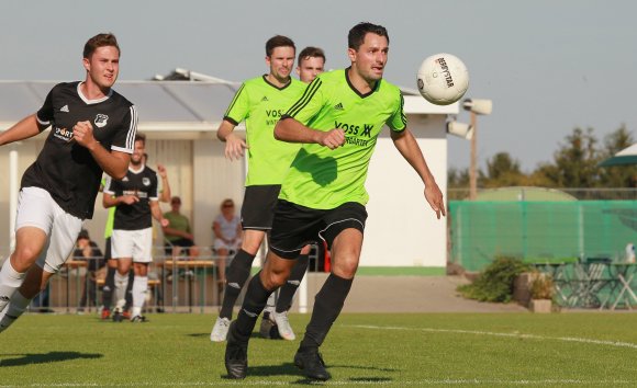 Manuel Henss (r.) hätte nicht erwartet, mit dem TSV Zornheim zu diesem Zeitpunkt der Saison an einem Spitzenspiel beteiligt zu sein.