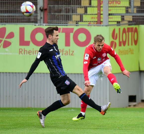 Justin Petermann setzte bei allem Kampf die spielerischen Akzente auf Mainzer Seite. Unter anderem bereitete er das 1:0 vor...