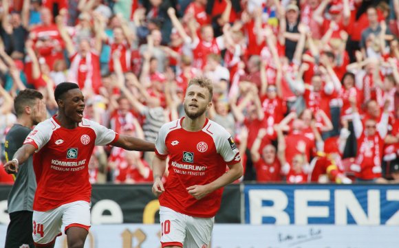 Ridle Baku (l.) und Alexandru Maxim gehörten vor einem Jahr beim Mainzer 3:0 gegen RB Leipzig zu den Torschützen.