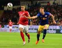 Die Tempoläufe bildeten für Robin Quaison (l., gegen Willi Orban) und den FSV Mainz 05 die Basis für die starke Leistung beim 3:3.