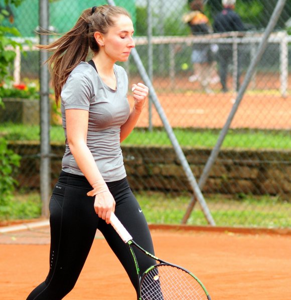 Ereichterung statt Triumph: Paula Vradelis nach verwandeltem Matchball.