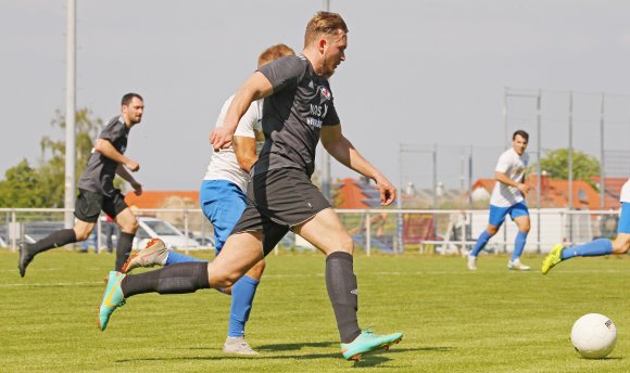 Niclas Holtfoth traf zum 3:0 für den TSV Zornheim.