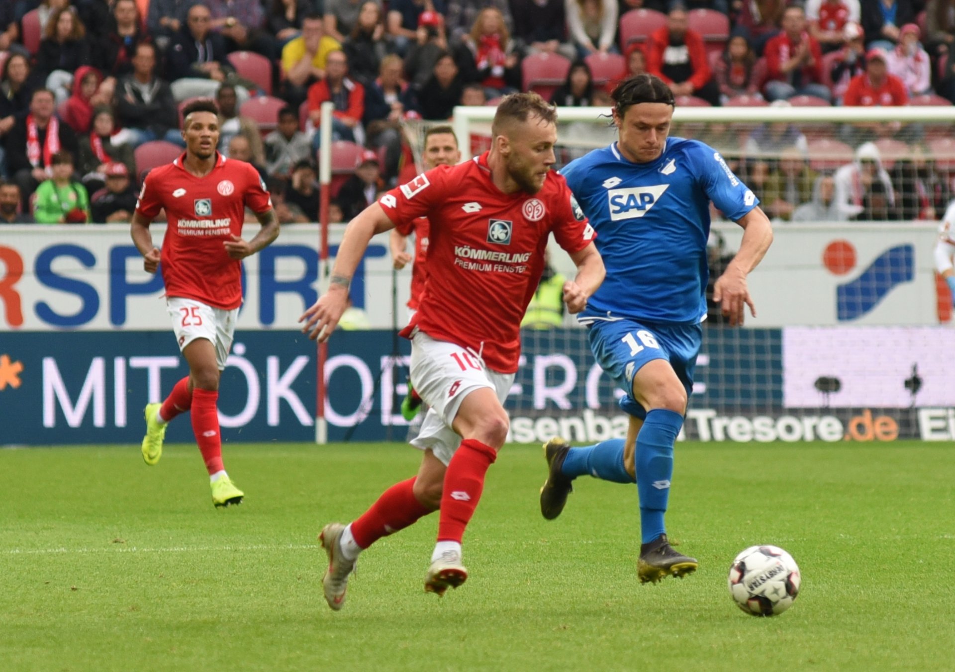 ...und Alexandru Maxim brachten nach ihrer Einwechslung neuen Schwung ins Mainzer Offensivspiel.