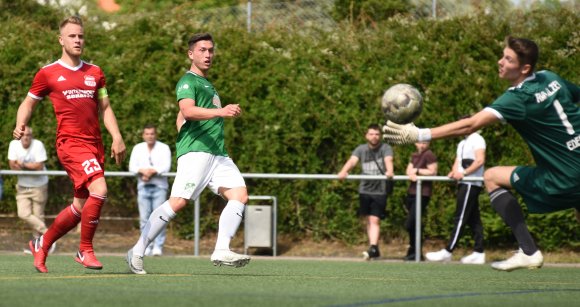 Jannik Kerns Treffer zum 2:0 war in der Schlussphase der ersten Halbzeit angesichts der Chancenflut überfällig, nach dem Seitenwechsel legte er zum 4:0 nach.