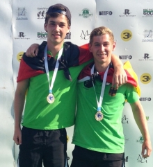 Die MGC-Minigolfer Manuel Szablikowski (l.) und Sebastian Piekorz sammeln bei der Junioren-WM in Finnland Goldmedaillen