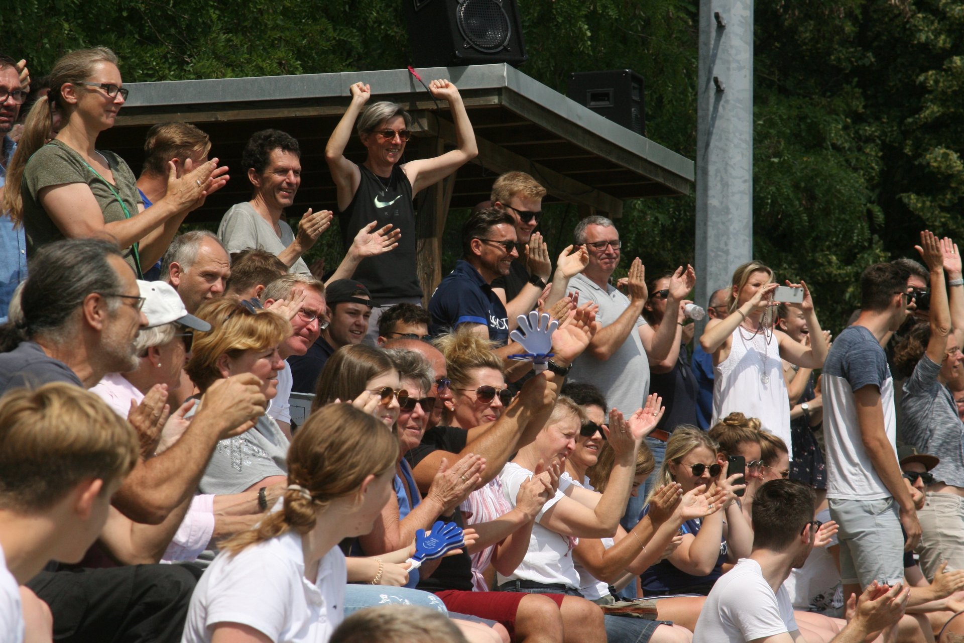 Die Feldrunde brachte bei den Regionalligaspielen deutlich mehr Zuschauer auf die Anlage an der Erzbergerstaße als in den Vorjahren. Es gab ja auch einiges zu erleben.