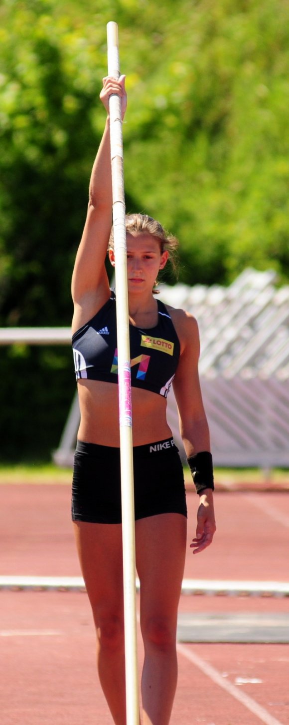 Nahm Maß und schaffte eine Punktlandung: Tamara Kruse darf nach übersprungenen 4,60 Metern zur Jugend-DM.