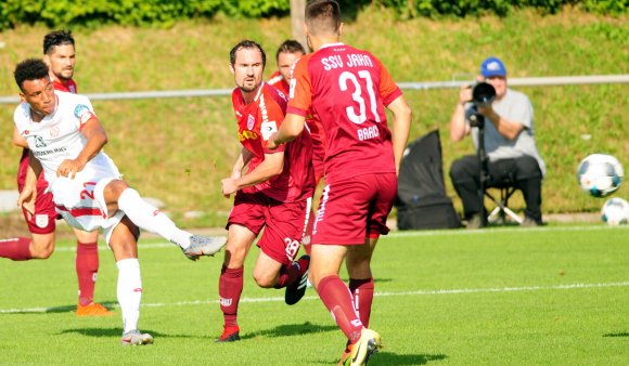 Karim Onisiwo (l.) war Teil jener ´05-Elf, die in der zweiten Stunde dynamischer und offensiver spielte.