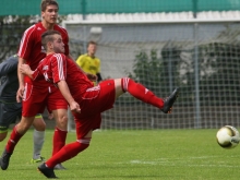 Pascal Kalbfuß (vorne) hinterließ in Bingen den besseren Eindruck als Benedikt Arndt (hinten), der schon vor der Pause für Kalbfuß weichen musste.