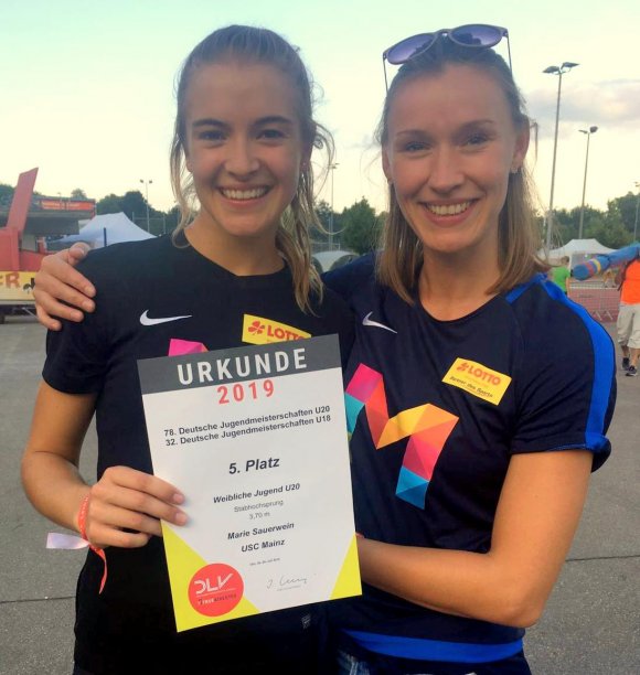 Auch wenn sie wissen, dass mehr möglich war: Der fünfte Platz war für Marie Sauerwein (l.) und Trainerin Tina Michel an sich in Ordnung.