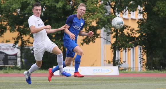 Leon Kern hatte gegen den FC Karbach gute Aktionen in der Offensive und holte auch den Elfmeter zum vorübergehenden Ausgleich heraus.