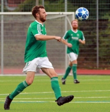Trug sich am ersten Spieltag zweimal in die Torschützenliste ein: Tobias Kerz.