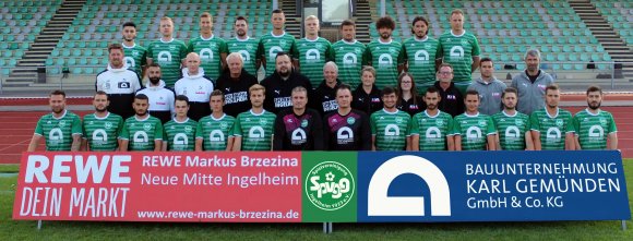 Der Kader der SpVgg Ingelheim für die Saison 2019/20, hinten von links: Emirhan Danismaz, Florian Maaß, Marius Breier, Norman Riediger, Jonas Becker, Tim Schweikhardt, Lukas Pieper, Bünyamin Degirmenci, Ömer Degirmenci, Marcel Veek. Mitte v.l.: Trainer David Klose, Kotrainer Engin Karadeniz, Kotrainer Johannes Schön, Torwarttrainer Friedhelm Jost, Teammanager Dominik Grimm, Siegfried Weinel, Betreuerin Claudia Riediger, Betreuerin Nadine Riediger, Betreuer Gerhard Riediger, Patrick Rudolf (Zweiter Vorsitzender), Rolf Mayer. Vorne v.l.: Thorsten Heinen, Christopher Becker, Bathuan Burak, Julian Weinel, Niklas Kubik, Lars Kader, Carsten Jost, Nils Brawitsch, Nils Mayer, Daniel Reiter, Stefan Schwartz, Pascal Dickenscheid, Kevin Hans, Faruk Celik. Es fehlen: Julius Kies, Marvin Heinz. 