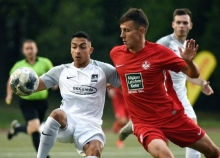 Erzielte in seinem dritten Spiel für den TSV Schott sein zweites Tor: Dennis de Sousa Oelsner (l.)...