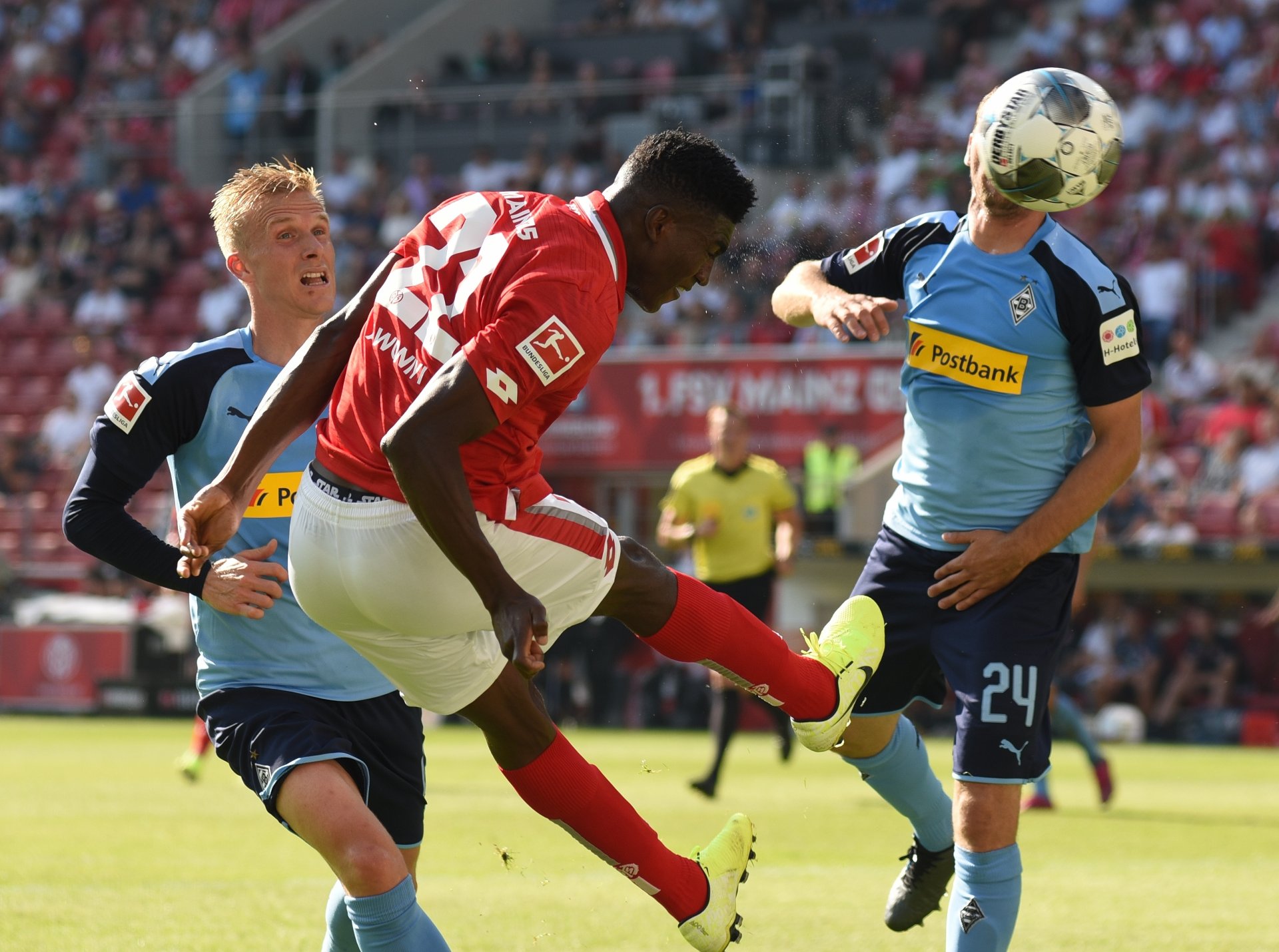 Der vom FC Liverpool ausgeliehene Taiwo Awoniyi hatte ein paar gute Szenen bei seiner zweiten Einwechslung im 05-Trikot.