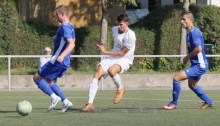 Man hat Marius Wiechert (Mitte) schon deutlich härter gegen den Ball treten sehen als bei seinem Führungstreffer... 