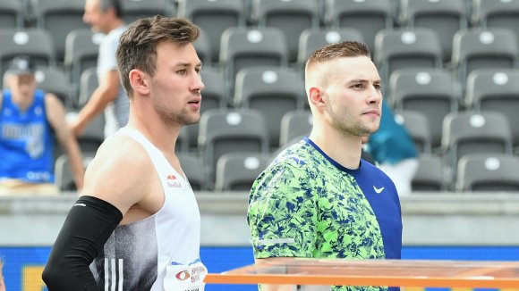 Johannes Vetter (r.) gewann den Speerwurf beim Istaf, aber Niklas Kaul (l.) hatte mehr Grund zur Zufriedenheit.