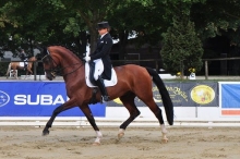 Dorothee Schneider ritt in Bretzenheim auf Quadrigas Don Cismo zum Grand Prix ins Dressurviereck.