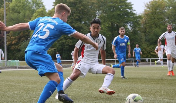 Kazuhira Shibuya ist nach drei Jahren des Wanderns über die TSG Bretzenheim 46 und Hassia Bingen zum FC Basara zurückgekehrt, der allerdings drei Klassen höher spielt als 2016.