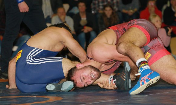 Mit dem Aus im WM-Viertelfinale hat Ahmed Dudarov (r.) die erste Chance auf die Olympiaqualifikation verpasst.